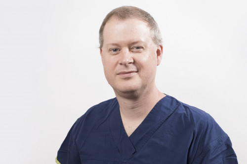 Dr Andrew Robinson